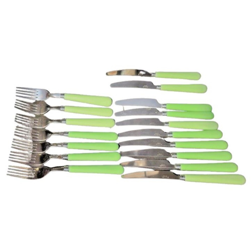 T8 18 Pc Set Green Plastic Handle Stainless Steel Flatware Forks and Knives